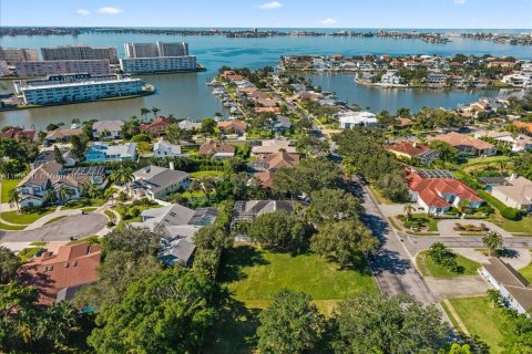 House in Saint Petersburg, Florida 4 bedrooms № 2088655 - photo 7