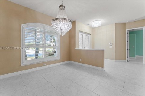 House in Saint Petersburg, Florida 4 bedrooms № 2088655 - photo 19