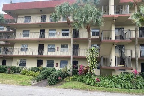 Condominio en venta en Lauderdale Lakes, Florida, 2 dormitorios, 93.09 m2 № 1977159 - foto 2