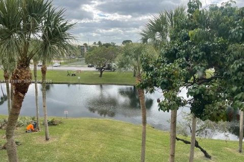 Condominio en venta en Lauderdale Lakes, Florida, 2 dormitorios, 93.09 m2 № 1977159 - foto 11