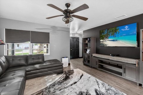 Casa en venta en Largo, Florida, 4 dormitorios, 136.38 m2 № 2096542 - foto 7