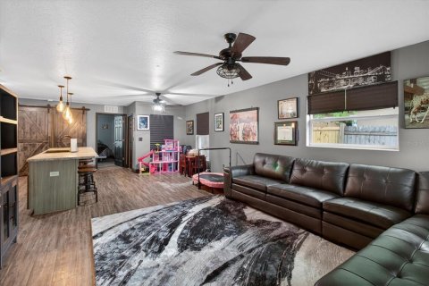 Casa en venta en Largo, Florida, 4 dormitorios, 136.38 m2 № 2096542 - foto 5