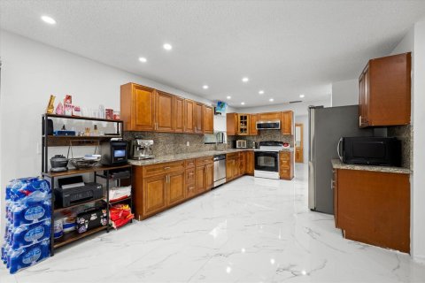 Villa ou maison à vendre à Miramar, Floride: 4 chambres, 224.64 m2 № 2085191 - photo 10