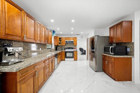 Villa ou maison à vendre à Miramar, Floride: 4 chambres, 224.64 m2 № 2085191 - photo 8