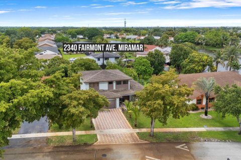 Villa ou maison à vendre à Miramar, Floride: 4 chambres, 224.64 m2 № 2085191 - photo 30