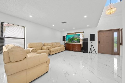 Villa ou maison à vendre à Miramar, Floride: 4 chambres, 224.64 m2 № 2085191 - photo 5