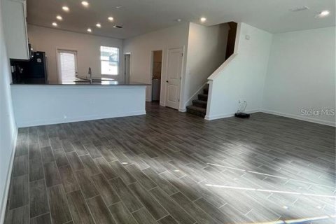 Touwnhouse à louer à Orlando, Floride: 3 chambres, 151.99 m2 № 2386484 - photo 4