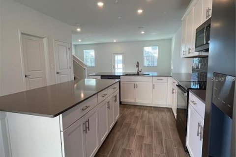 Touwnhouse à louer à Orlando, Floride: 3 chambres, 151.99 m2 № 2386484 - photo 7