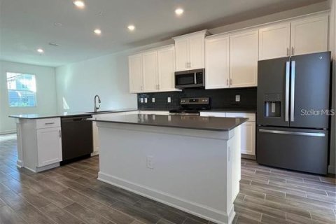 Touwnhouse à louer à Orlando, Floride: 3 chambres, 151.99 m2 № 2386484 - photo 6