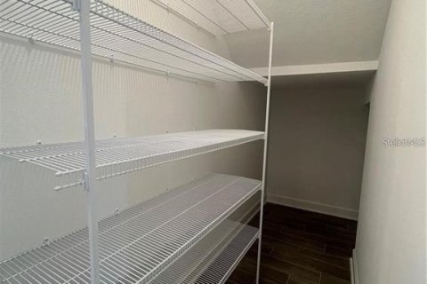 Touwnhouse à louer à Orlando, Floride: 3 chambres, 151.99 m2 № 2386484 - photo 9