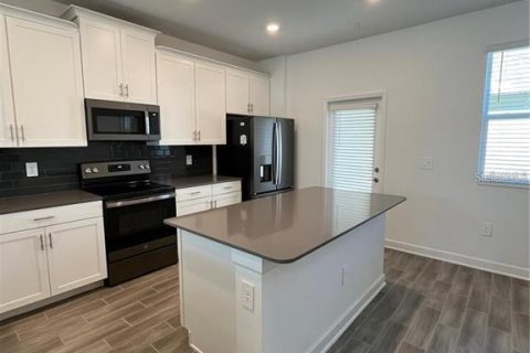 Touwnhouse à louer à Orlando, Floride: 3 chambres, 151.99 m2 № 2386484 - photo 8