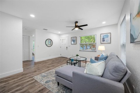 Casa en venta en Saint Petersburg, Florida, 3 dormitorios, 102.29 m2 № 1803838 - foto 6