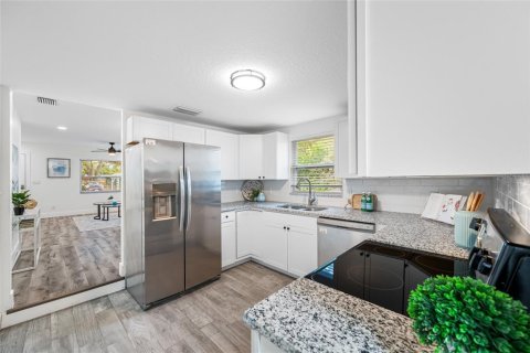 Casa en venta en Saint Petersburg, Florida, 3 dormitorios, 102.29 m2 № 1803838 - foto 12