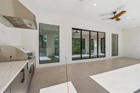 House in Tampa, Florida 6 bedrooms, 506.13 sq.m. № 2226373 - photo 27