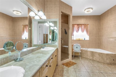 Купить виллу или дом в Майами-Лейкс, Флорида 5 спален, 329.25м2, № 1976201 - фото 26