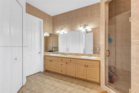 Купить виллу или дом в Майами-Лейкс, Флорида 5 спален, 329.25м2, № 1976201 - фото 27