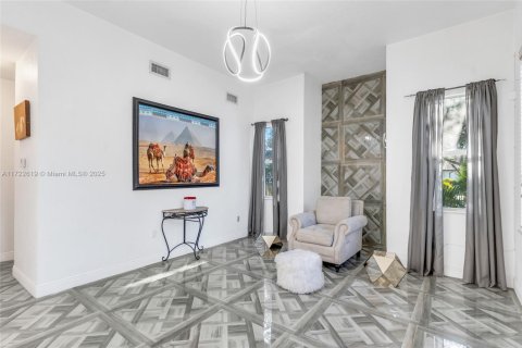 Купить виллу или дом в Майами-Лейкс, Флорида 5 спален, 329.25м2, № 1976201 - фото 8