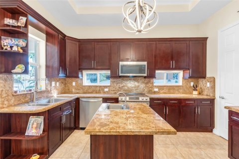 Купить виллу или дом в Майами-Лейкс, Флорида 5 спален, 329.25м2, № 1976201 - фото 17