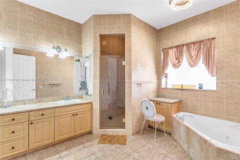 Купить виллу или дом в Майами-Лейкс, Флорида 5 спален, 329.25м2, № 1976201 - фото 25