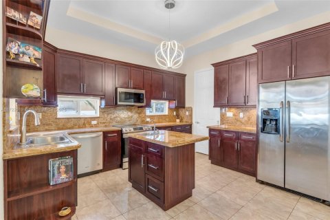 Купить виллу или дом в Майами-Лейкс, Флорида 5 спален, 329.25м2, № 1976201 - фото 16