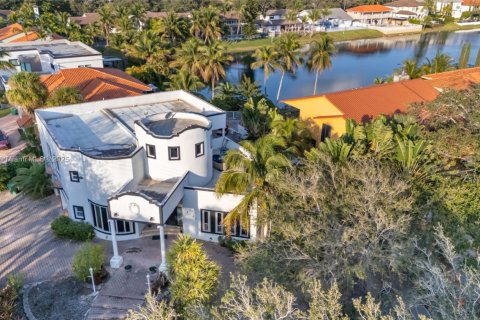 Купить виллу или дом в Майами-Лейкс, Флорида 5 спален, 329.25м2, № 1976201 - фото 5