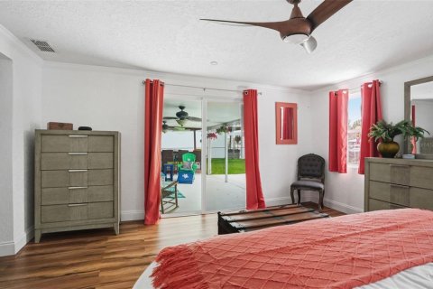 House in Hudson, Florida 3 bedrooms, 149.57 sq.m. № 2122586 - photo 30