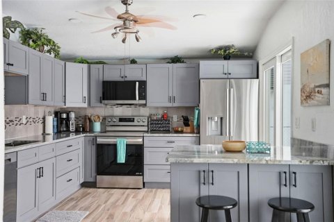 House in Hudson, Florida 3 bedrooms, 149.57 sq.m. № 2122586 - photo 14
