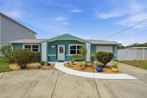 House in Hudson, Florida 3 bedrooms, 149.57 sq.m. № 2122586 - photo 2