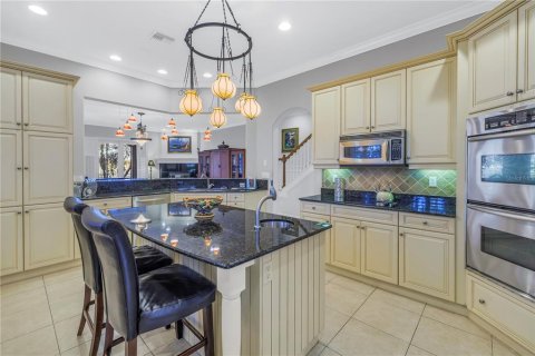 Townhouse in Saint Petersburg, Florida 3 bedrooms, 277.03 sq.m. № 1566805 - photo 10