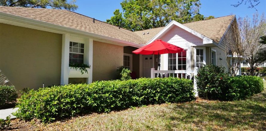 Villa ou maison à Crystal River, Floride 2 chambres, 141.03 m2 № 1900826
