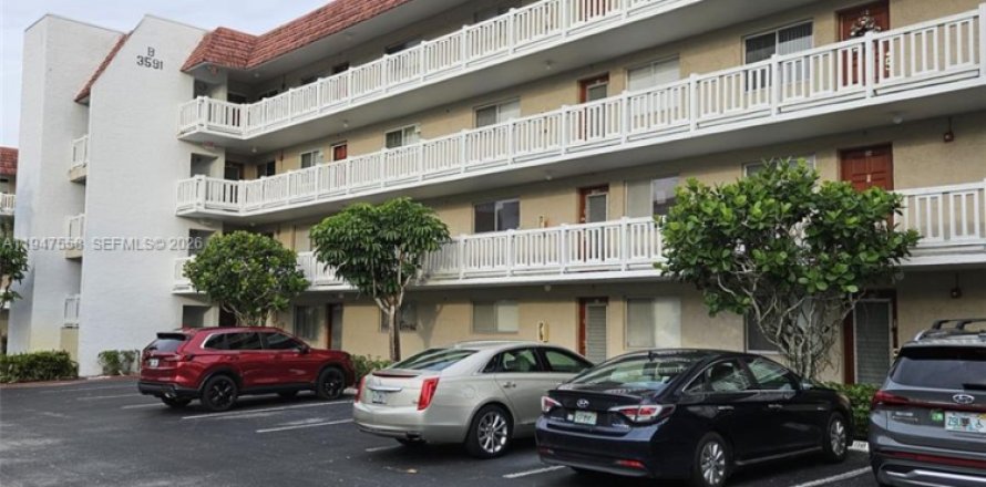 Condo in Lauderhill, Florida, 2 bedrooms  № 2003909