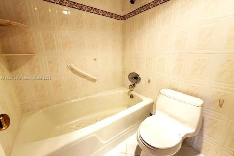 Copropriété à louer à Aventura, Floride: 2 chambres, 114.55 m2 № 1951651 - photo 15