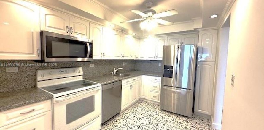 Condo à Aventura, Floride, 2 chambres  № 1951651