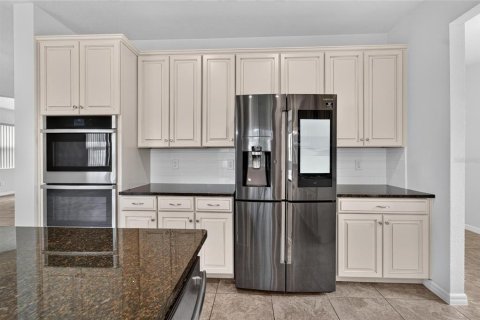 House in Riverview, Florida 4 bedrooms, 325.07 sq.m. № 2209035 - photo 11