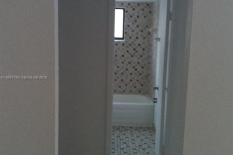 Condo in Miami, Florida, 3 bedrooms  № 2033360 - photo 11
