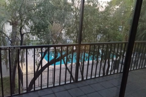 Condo in Miami, Florida, 3 bedrooms  № 2033360 - photo 3