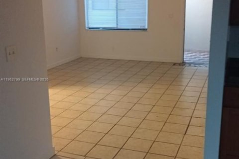 Condo in Miami, Florida, 3 bedrooms  № 2033360 - photo 4