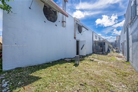 Immobilier commercial à vendre à Hialeah, Floride № 1939192 - photo 30