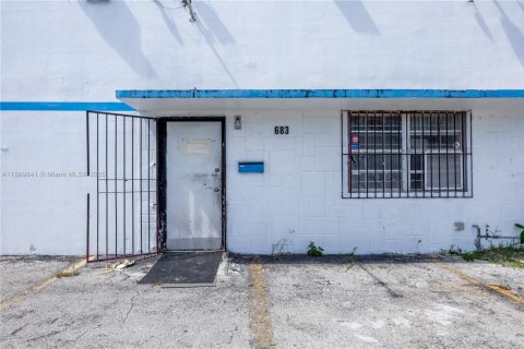 Immobilier commercial à vendre à Hialeah, Floride № 1939192 - photo 4