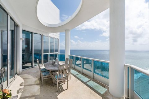 Condominio en venta en Lauderdale-by-the-Sea, Florida, 5 dormitorios, 602.01 m2 № 2174209 - foto 20
