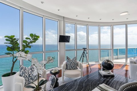Condominio en venta en Lauderdale-by-the-Sea, Florida, 5 dormitorios, 602.01 m2 № 2174209 - foto 21