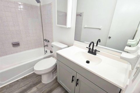 Apartment in Fort Lauderdale, Florida 1 bedroom, 1951.97 sq.m. № 2242270 - photo 12