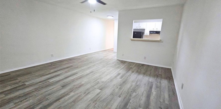 Apartment in Fort Lauderdale, Florida 1 bedroom, 1951.97 sq.m. № 2242270