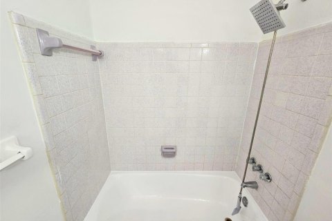 Apartment in Fort Lauderdale, Florida 1 bedroom, 1951.97 sq.m. № 2242270 - photo 13