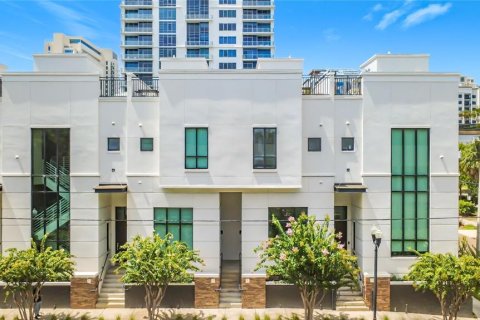 Condominio en Orlando, Florida, 2 dormitorios  № 2156868