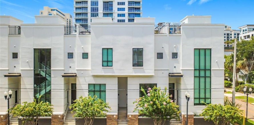 Condominio en Orlando, Florida, 2 dormitorios № 2156868