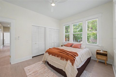 House in Tampa, Florida 3 bedrooms, 141.95 sq.m. № 2208736 - photo 18