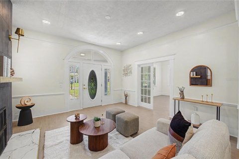 House in Tampa, Florida 3 bedrooms, 141.95 sq.m. № 2208736 - photo 5