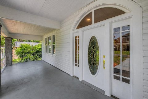 House in Tampa, Florida 3 bedrooms, 141.95 sq.m. № 2208736 - photo 2