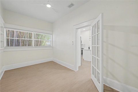 House in Tampa, Florida 3 bedrooms, 141.95 sq.m. № 2208736 - photo 28